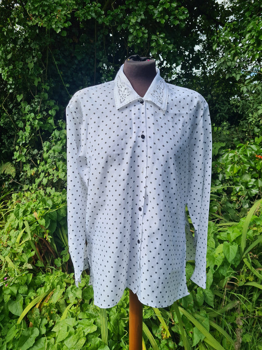 Vintage blouse up to size 18