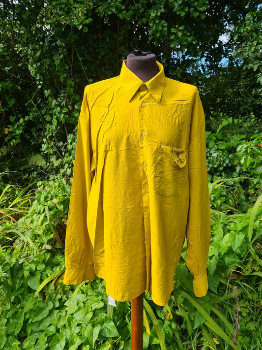 Vintage shirt uip to size 20