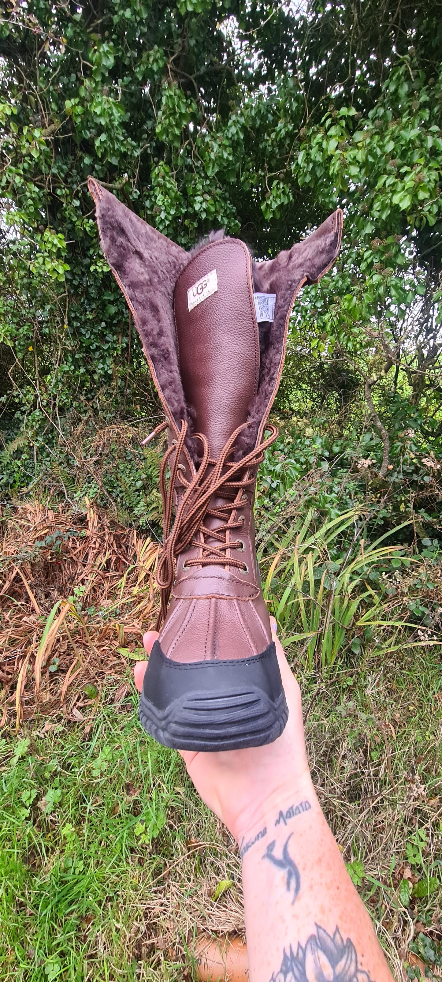 Ugg buataisí méid 6.5