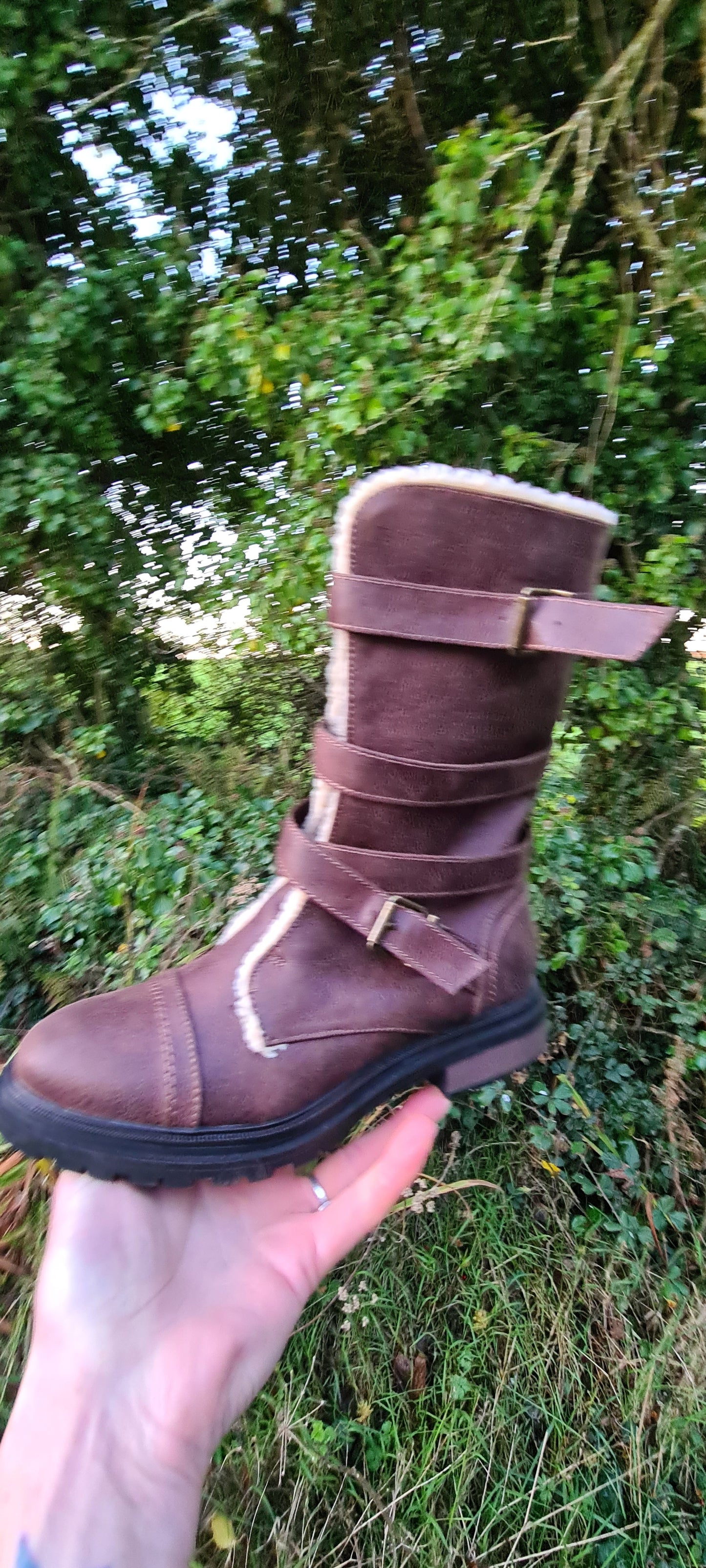 Rocket dog boots size 5