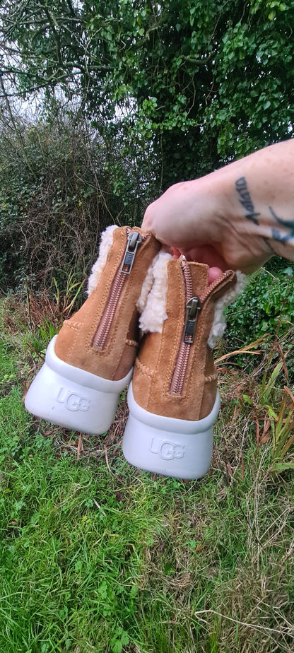 Uggs méid 8